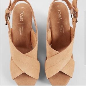 Tom’s Shoes - Ibiza Sandal - Honey Suede 6 - Nude Platform Heel - Comfortable